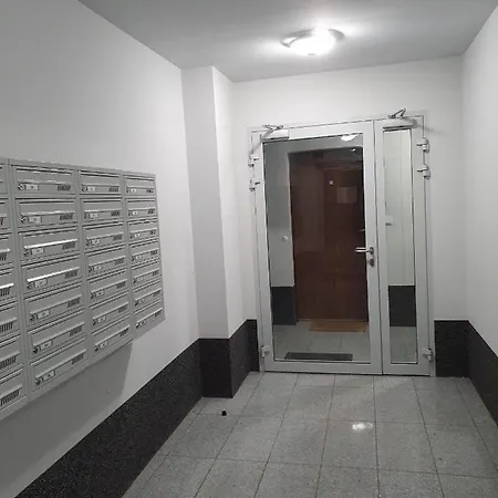 Habitación en casa particular 3 Pokojowy Lub Pokój W Mieszkaniu W Nowym Bloku Varsovia