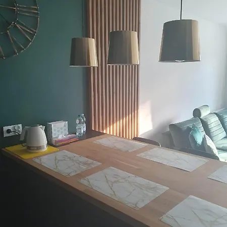 3 Pokojowy Lub W Mieszkaniu W Nowym Bloku Warszawa